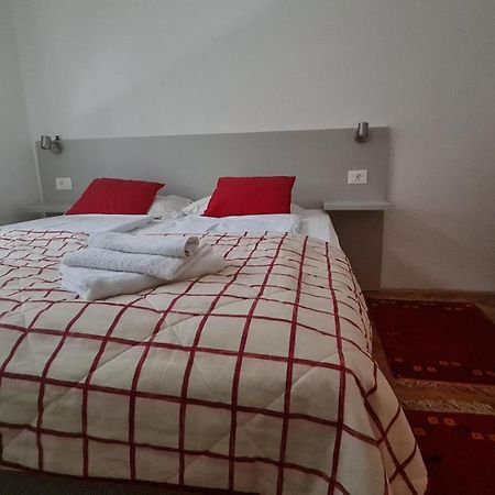 Sara Apartamento Mostar Exterior foto